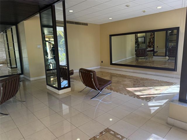 3375 N Country Club Dr 1005, Miami, FL 33180