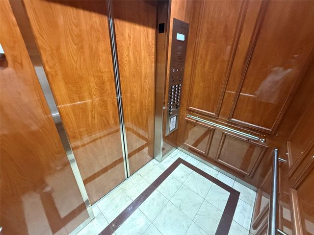 3375 N Country Club Dr 1005, Miami, FL 33180