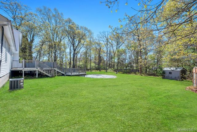 32 Prince Road, Rocky Point, NY 11778