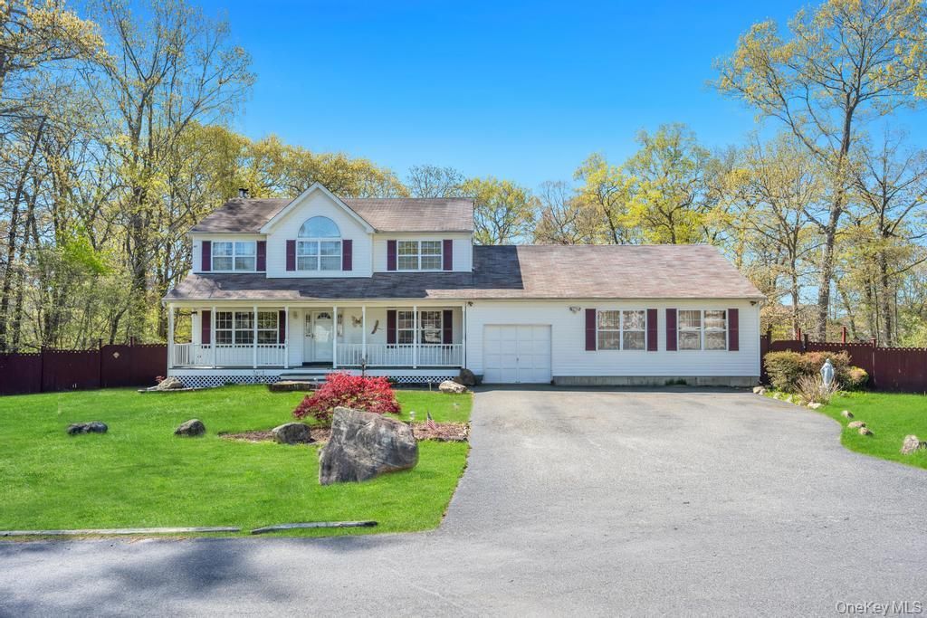 32 Prince Road, Rocky Point, NY 11778