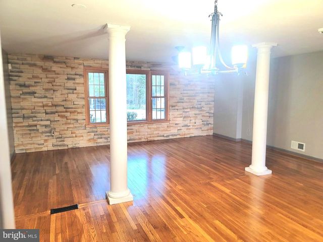 7008 BERKSHIRE DR, Temple Hills, MD 20748