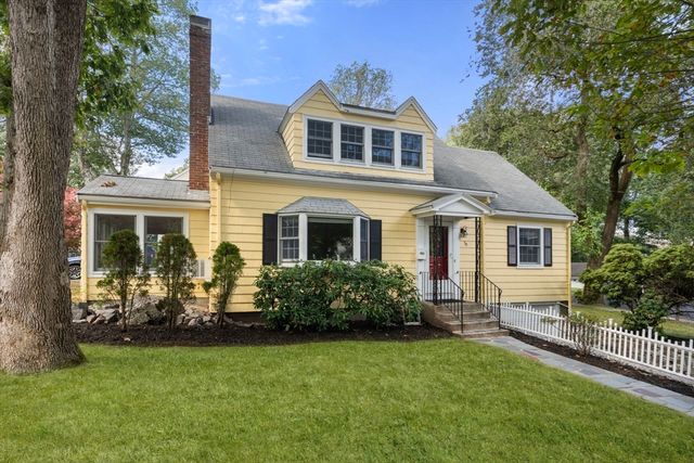 70 Craftsland Rd, Brookline, MA 02467