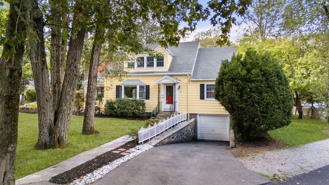 70 Craftsland Rd, Brookline, MA 02467