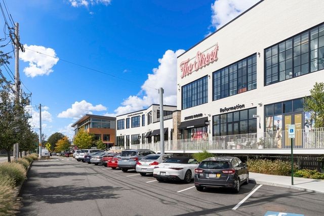 70 Craftsland Rd, Brookline, MA 02467