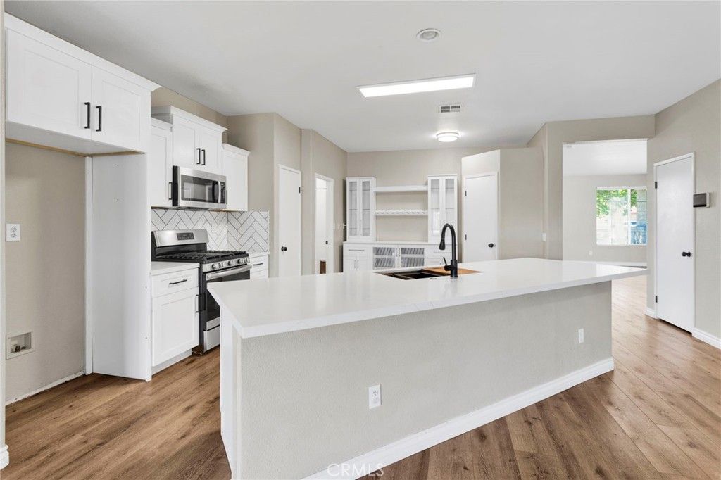 Image 17 of property listing at 13003 Marquette Court, Victorville, CA 92392