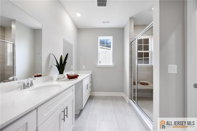 3 Wembley Court, Monroe, NJ 08831