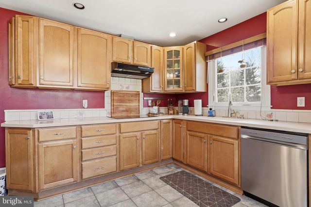 3 BETH ANN, Ewing, NJ 08638