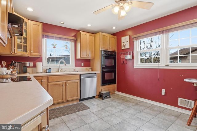 3 BETH ANN, Ewing, NJ 08638