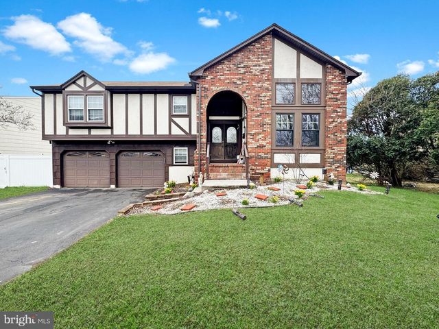 3 BETH ANN, Ewing, NJ 08638