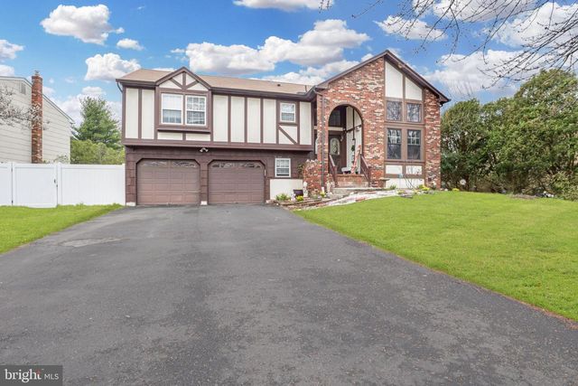 3 BETH ANN, Ewing, NJ 08638