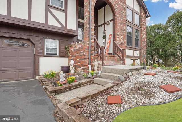 3 BETH ANN, Ewing, NJ 08638