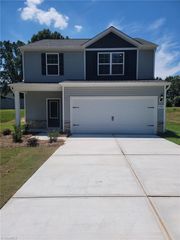 1072 Russell Drive, Winston-salem, NC 27127