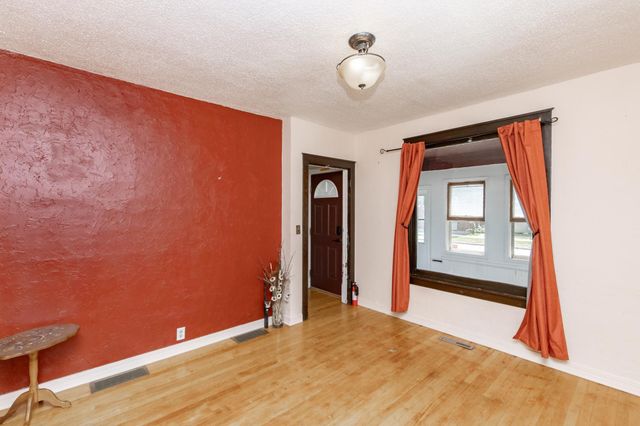 723 6th Avenue N, Fargo, ND 58102