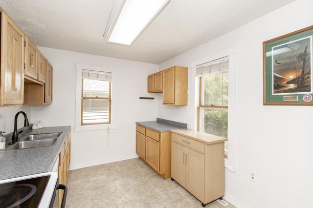 723 6th Avenue N, Fargo, ND 58102