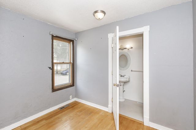723 6th Avenue N, Fargo, ND 58102