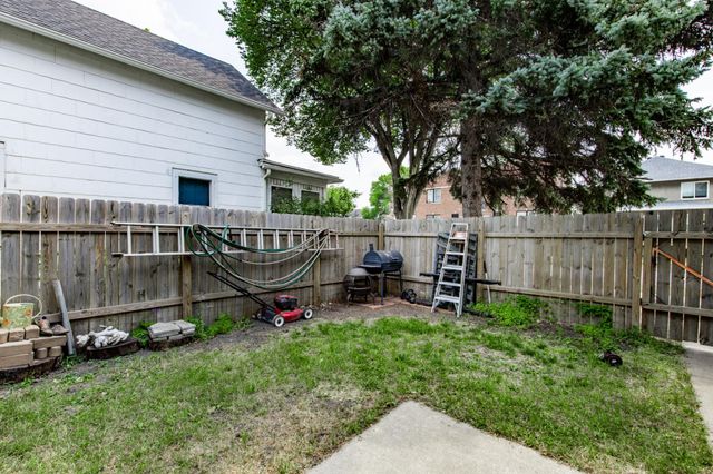 723 6th Avenue N, Fargo, ND 58102