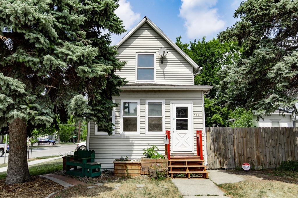 723 6th Avenue N, Fargo, ND 58102