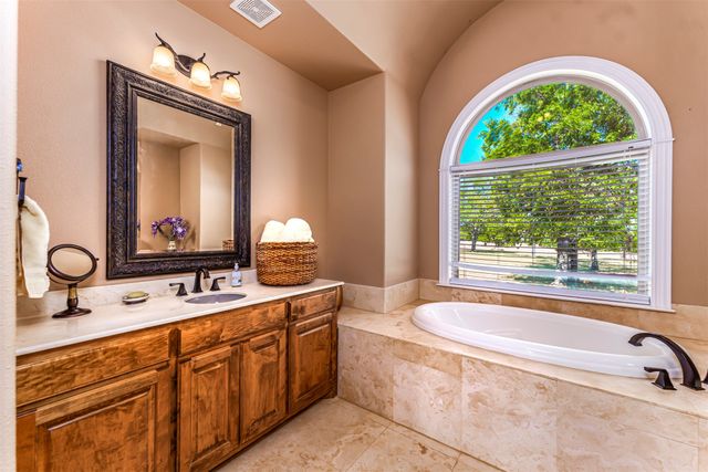 223 E Bay Drive, Bridgeport, TX 76426