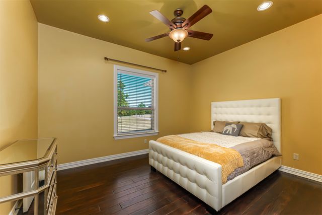 223 E Bay Drive, Bridgeport, TX 76426