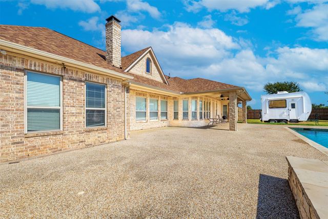 223 E Bay Drive, Bridgeport, TX 76426