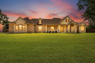 223 E Bay Drive, Bridgeport, TX 76426