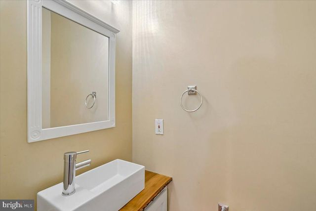 415 EMERSON ST NW, Washington, DC 20011