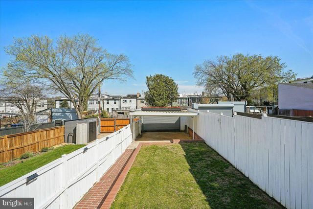 415 EMERSON ST NW, Washington, DC 20011