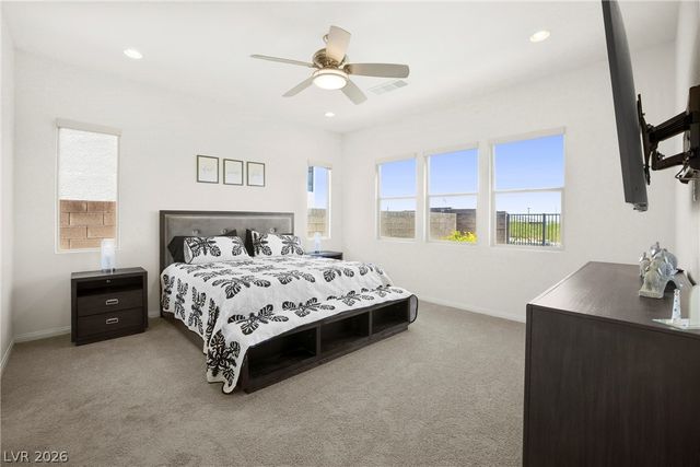 382 Nine Mile Creek Drive, Las Vegas, NV 89138