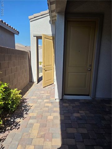382 Nine Mile Creek Drive, Las Vegas, NV 89138