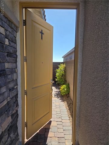 382 Nine Mile Creek Drive, Las Vegas, NV 89138