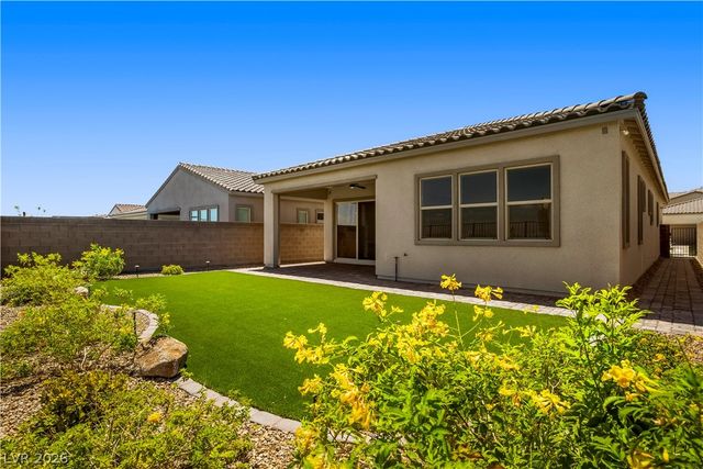 382 Nine Mile Creek Drive, Las Vegas, NV 89138