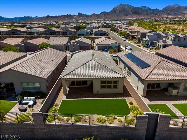 382 Nine Mile Creek Drive, Las Vegas, NV 89138