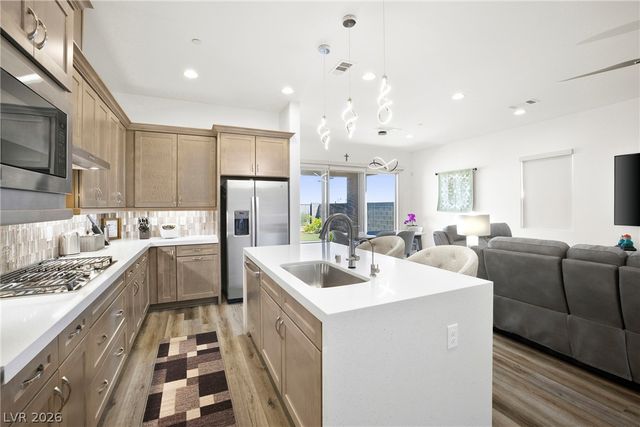 382 Nine Mile Creek Drive, Las Vegas, NV 89138
