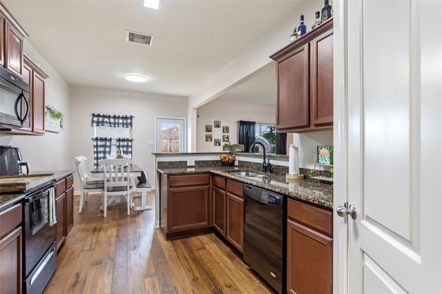 1315 Wallflower Avenue, Baytown, TX 77521