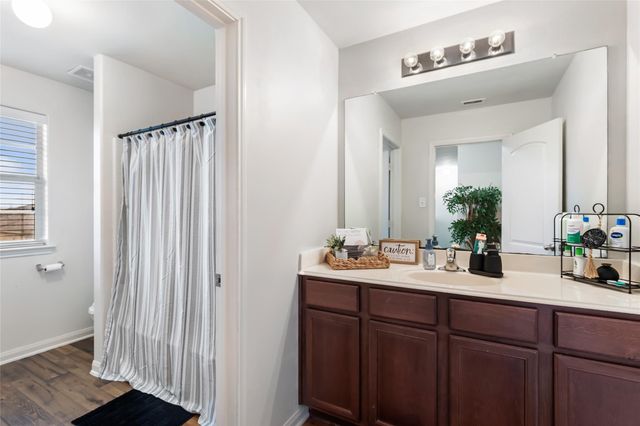 1315 Wallflower Avenue, Baytown, TX 77521