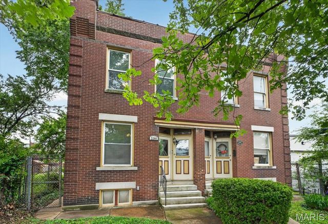 2206 Victor Street, St Louis, MO 63104