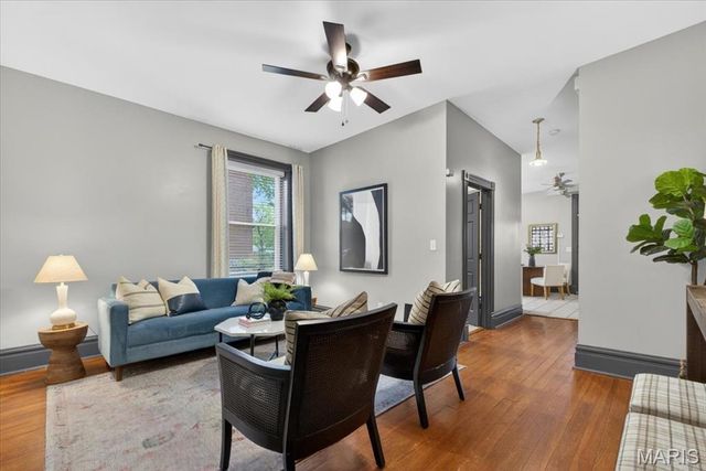 2206 Victor Street, St Louis, MO 63104