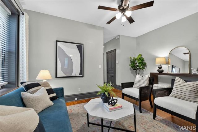2206 Victor Street, St Louis, MO 63104