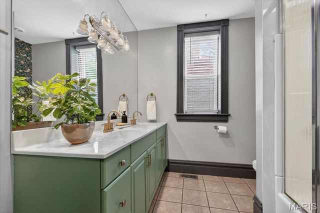 2206 Victor Street, St Louis, MO 63104