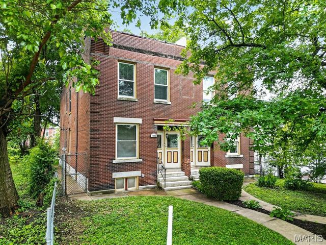 2206 Victor Street, St Louis, MO 63104