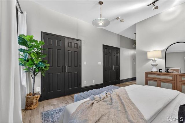 2206 Victor Street, St Louis, MO 63104