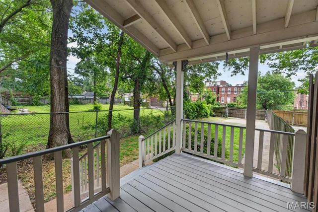 2206 Victor Street, St Louis, MO 63104