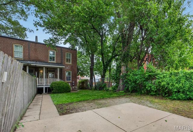 2206 Victor Street, St Louis, MO 63104