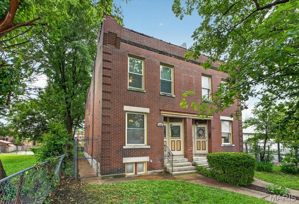 2206 Victor Street, St Louis, MO 63104