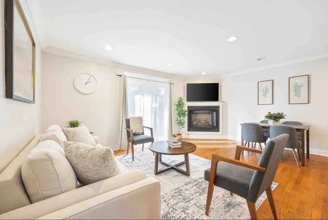 408 N Windsor Drive, Arlington Heights, IL 60004