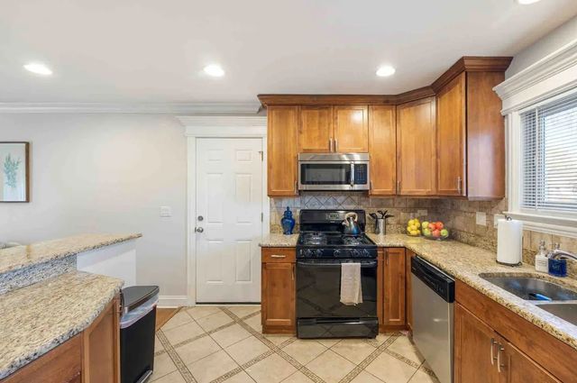 408 N Windsor Drive, Arlington Heights, IL 60004
