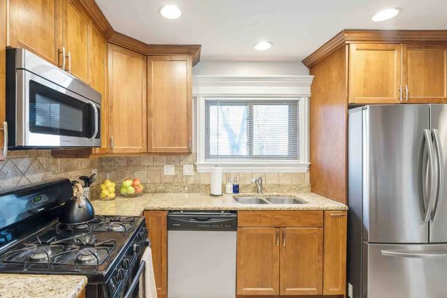 408 N Windsor Drive, Arlington Heights, IL 60004
