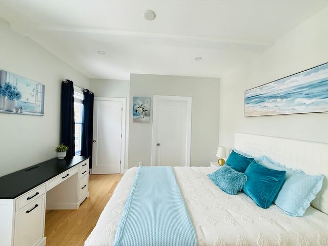 4 Baldwin St 4, Newton, MA 02458