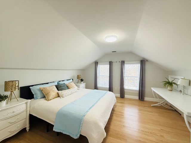 4 Baldwin St 4, Newton, MA 02458