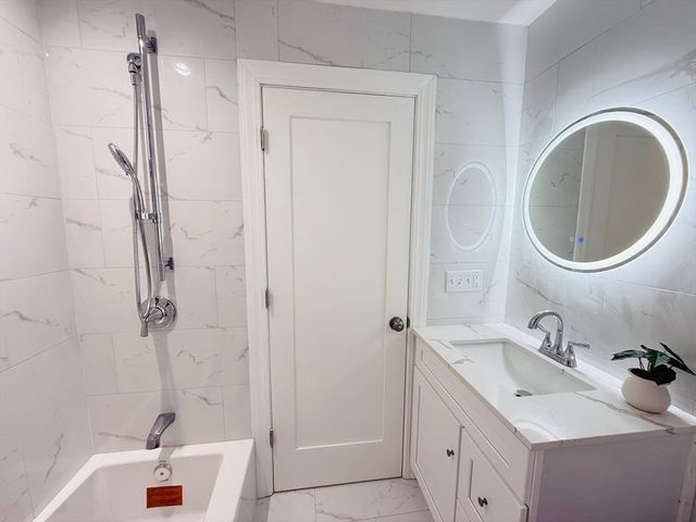 4 Baldwin St 4, Newton, MA 02458